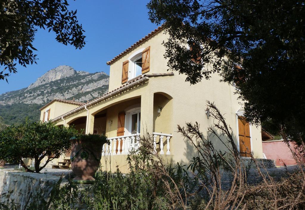 Mas De Courreges Otel Saint-Hippolyte-du-Fort Dış mekan fotoğraf