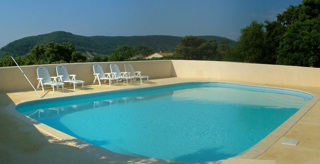 Mas De Courreges Otel Saint-Hippolyte-du-Fort Dış mekan fotoğraf