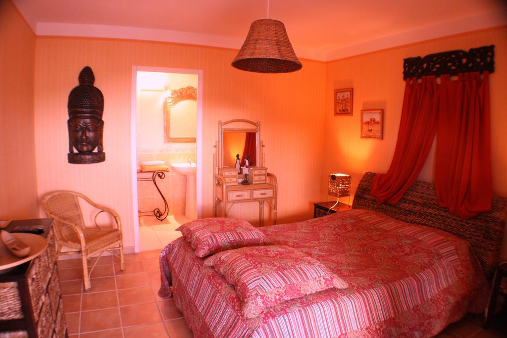 Mas De Courreges Otel Saint-Hippolyte-du-Fort Oda fotoğraf