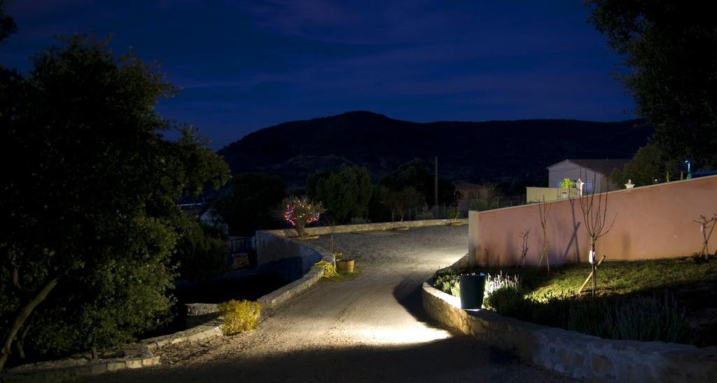 Mas De Courreges Otel Saint-Hippolyte-du-Fort Dış mekan fotoğraf