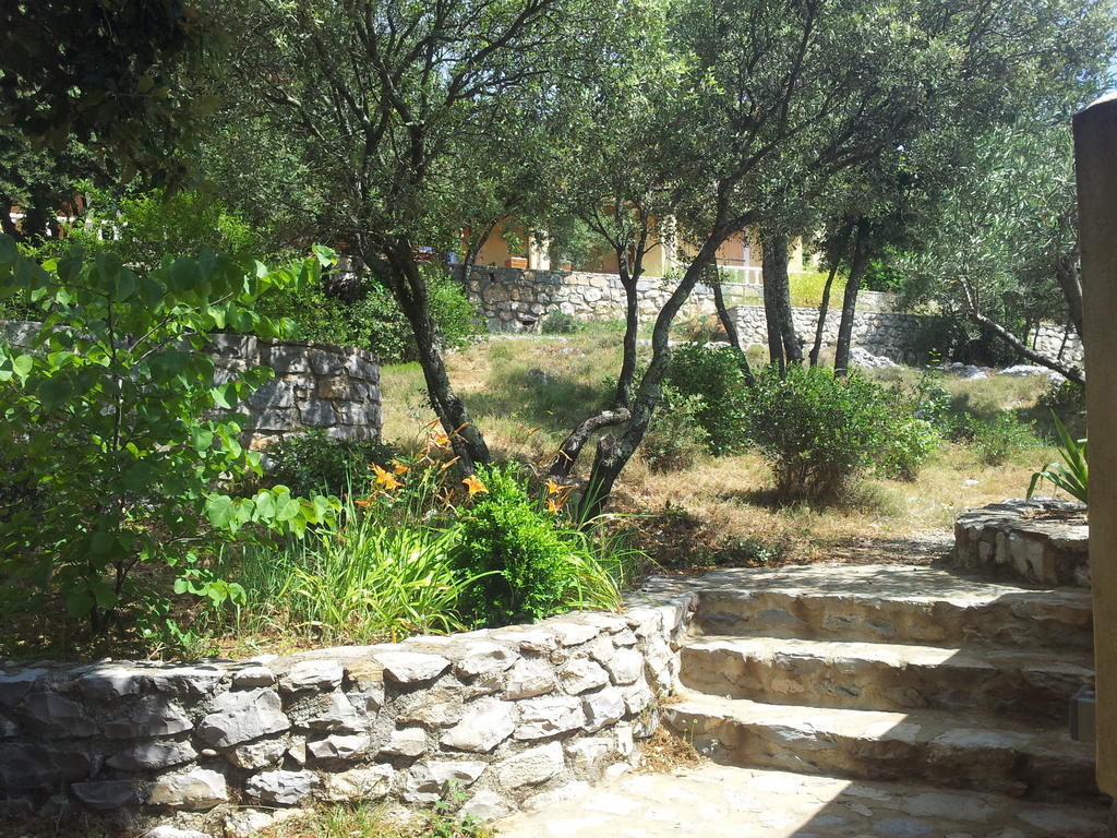 Mas De Courreges Otel Saint-Hippolyte-du-Fort Dış mekan fotoğraf